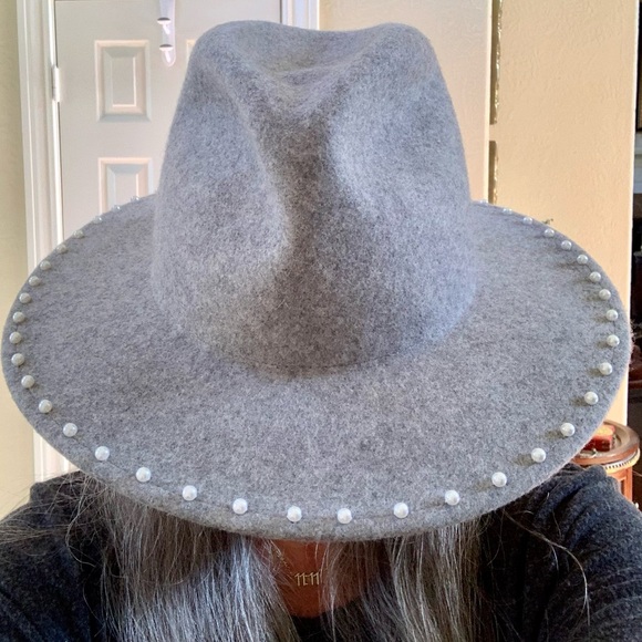 Beautiful Eugenia Kim - Picture 2 of 12